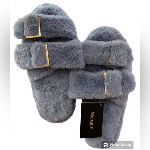 Forever 21 Fuzzy Slippers Faux Fur - Picture 1 of 5
